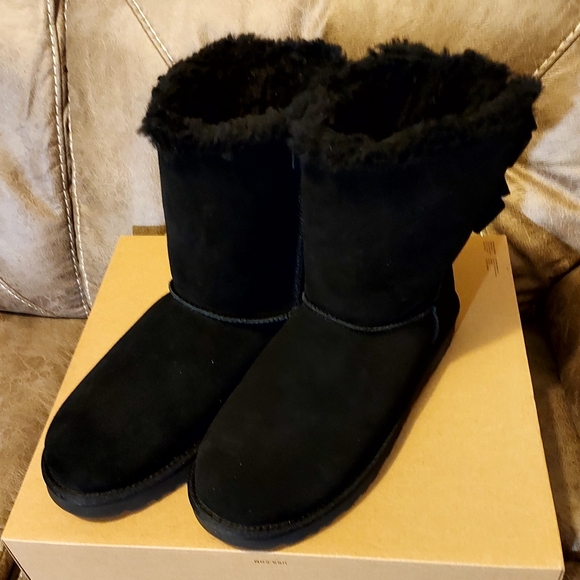 UGG Bailey Bow II - Picture 5 of 6